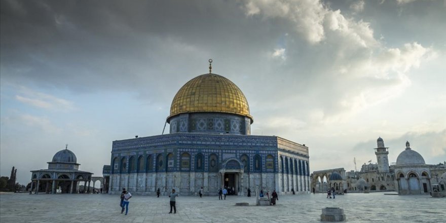 Ezher İsrail'in Kudüs'teki ihlallerine tepki gösterdi