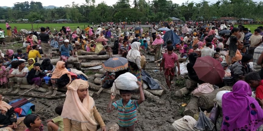 İİT Bangladeş'teki Arakanlı Müslümanlara yardım gönderdi