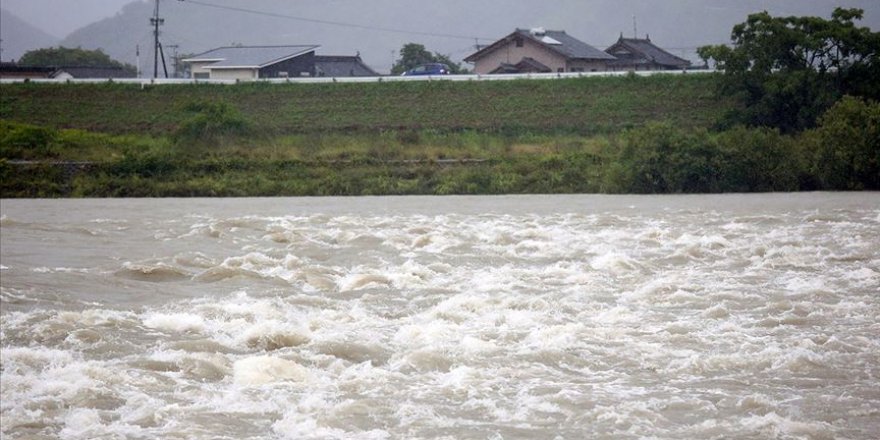 Japonya yağışlarla mücadele ediyor