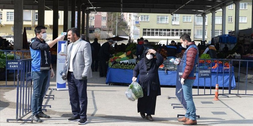 Başkentteki sebze pazarında 'Kovid-19 talimatları' uygulanmaya başlandı