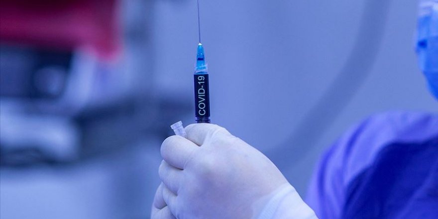 Japonya'da hükümet Moderna ve AstraZeneca'nın Kovid-19 aşılarını onayladı