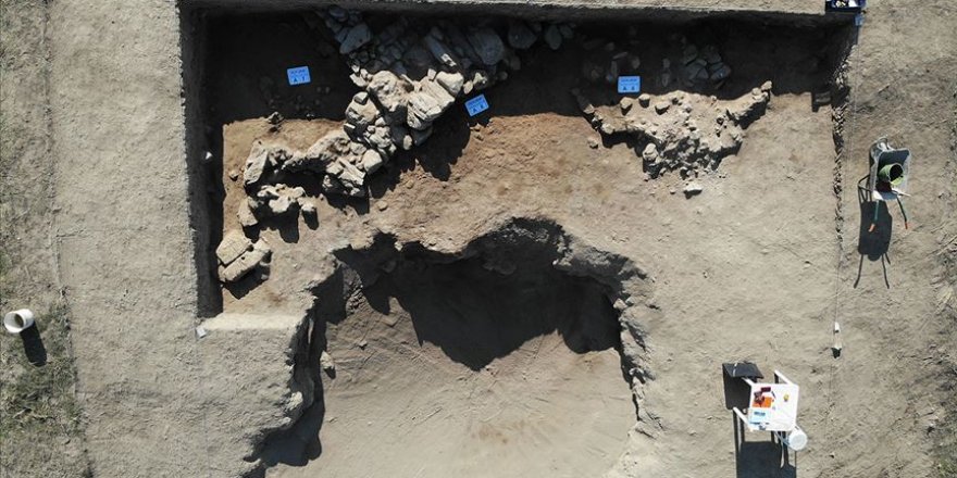 Afyonkarahisar'da 'Puruşhanda' kentine ait olduğu değerlendirilen tarihi yapı bulundu