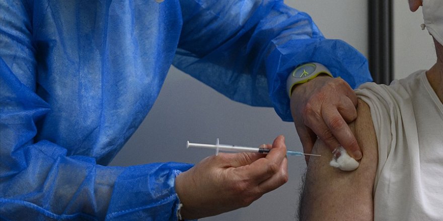 Kovid-19'la mücadele kapsamında uygulanan aşı miktarı 28 milyon 673 bin 272 doz oldu