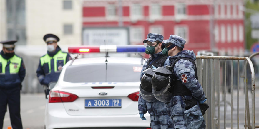 Rus polisi cami bastı 600 kişilik cemaati karakola götürüp DNA aldı! - Vimarsana News