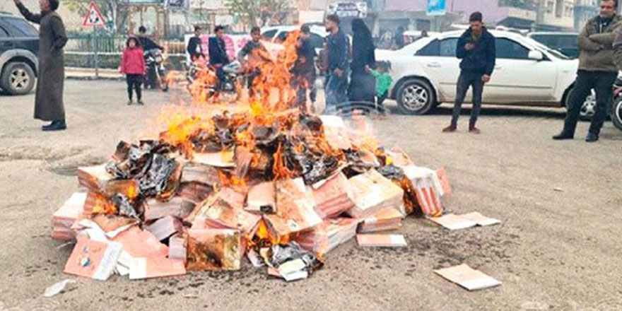 Türkiye'den Suriye'ye gönderilen kitaplar Peygamberimize (asm) hakaret nedeniyle yakıldı