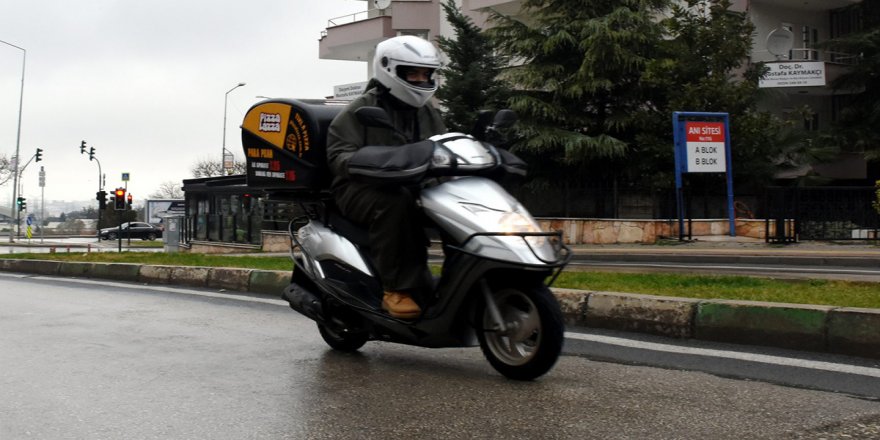 İstanbul Valisi'nden motokurye uyarısı: Yasak sürüyor