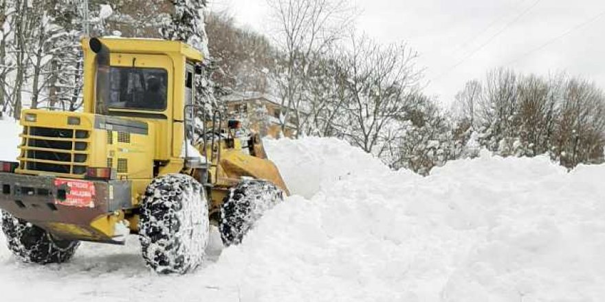 Sivas'ta kar nedeniyle 203 köye ulaşım sağlanamıyor