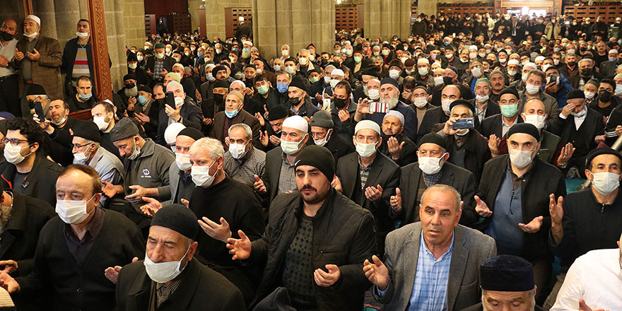 Erzurum'da 500 yıllık gelenek '1001 Hatim'in duası yapıldı