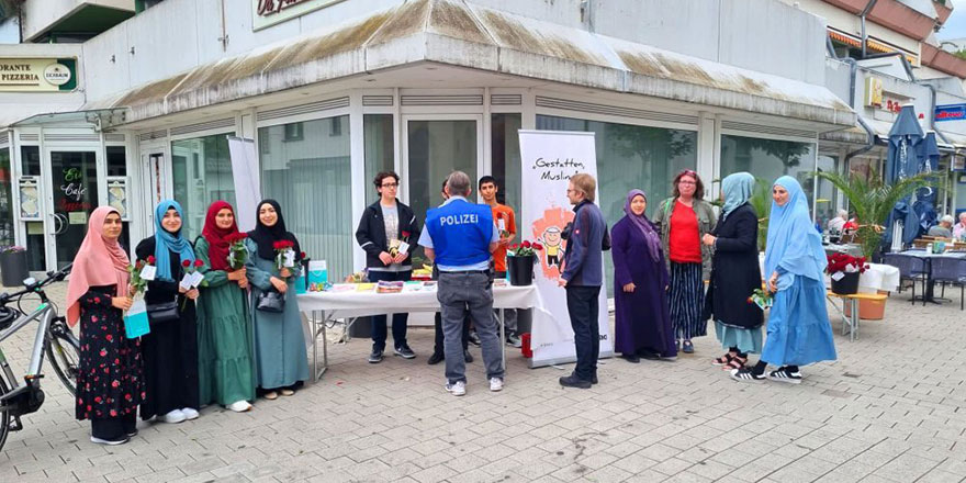 Hollanda'da 'Buyurun, ben Müslüman'ım' etkinliği düzenlendi