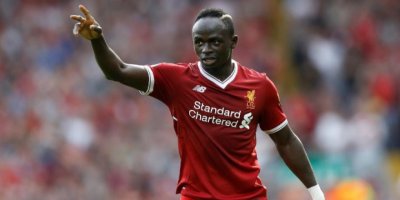 Golünü attı, cami tuvaletini temizlemeye gitti