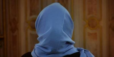 Fransız sağcı vekiller başörtü görünce parlamentodan kaçtı