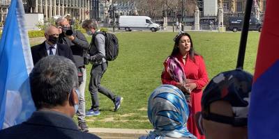 İngiltere'de Müslüman bakan inancından dolayı görevden alındığını söyledi