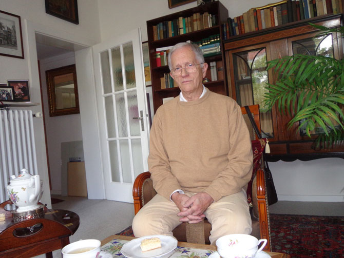 ahmet-wolf-dieter-aries‘in-calisma-odasi.jpg ahmet-wolf-dieter-aries‘in-calisma-odasi.jpg