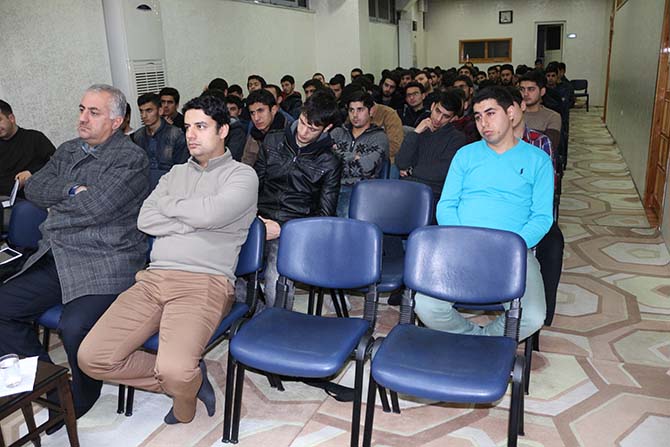 DKM üniversite seminerleri vicdan konusu işlendi