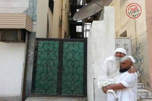 felcli-babasini-hacca-tasiyan-pakistanli-genc.jpg felcli-babasini-hacca-tasiyan-pakistanli-genc.jpg