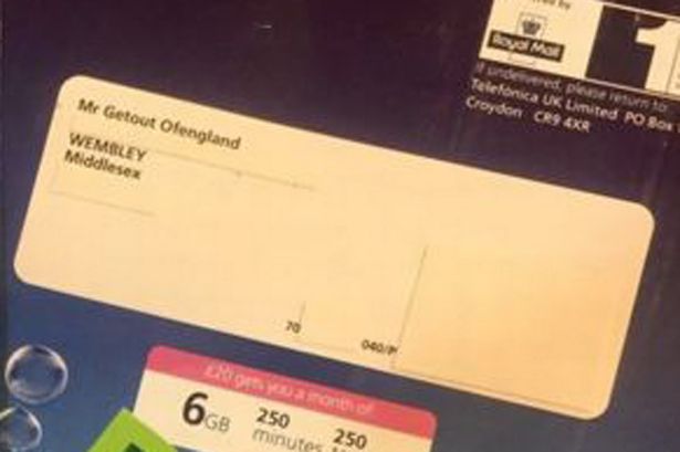 o2-sent-muslim-family-sim-cards-addressed-to-mr-getout-ofengland-and-mr-isis-terroriste.jpg