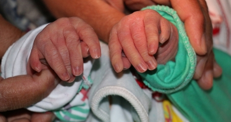 suriyeli-bebek-24-parmakli-dogdu-8188546_8675_m.jpg suriyeli-bebek-24-parmakli-dogdu-8188546_8675_m.jpg